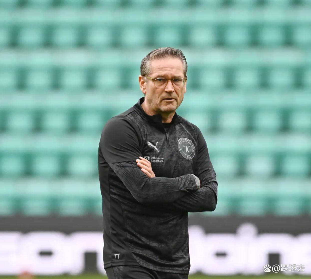 爱游戏APP-包含德国杯转会期再迎强敌，克里夫兰骑士篮板制胜，主帅态度——管理层满意，更衣室氛围转暖的词条