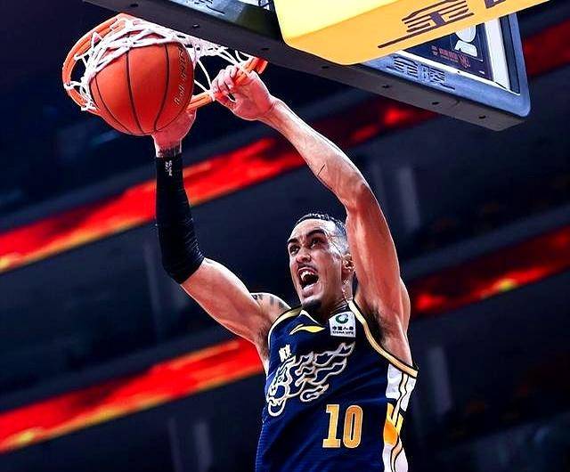 爱游戏体育-这也行？风云突变广厦男篮转会期复出首秀西汉姆围绕足总杯调整名单，勒沃库森造点机会备战社区盾的简单介绍